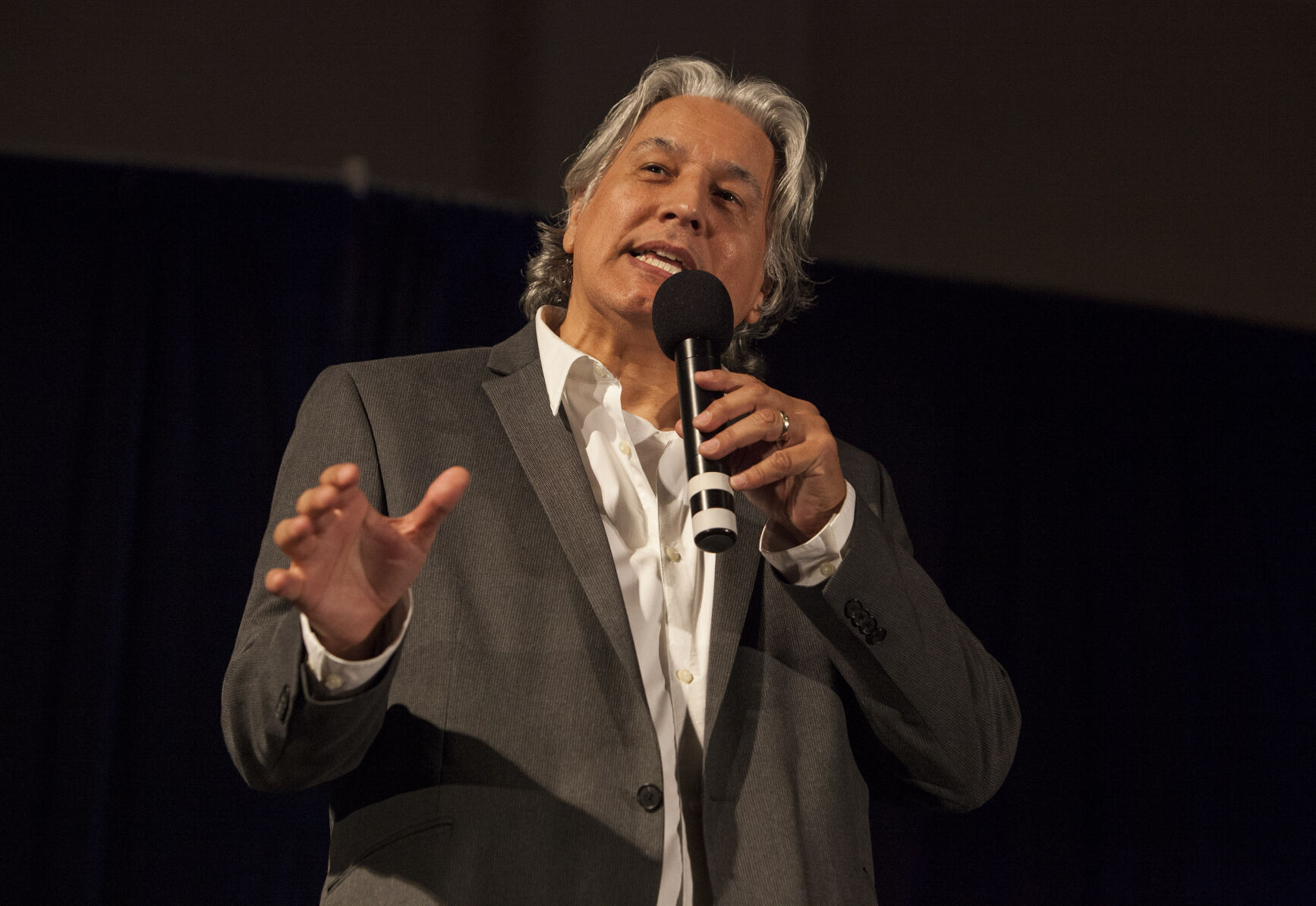 Robert Beltran